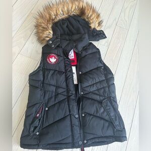 Canada Weathergear puffer vest